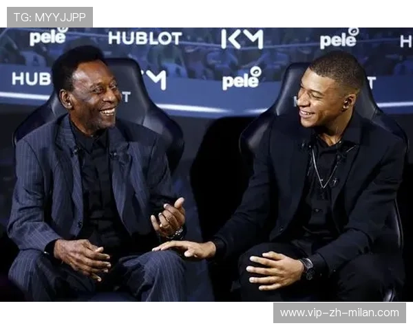 姆巴佩与知名设计师同框，新潮造型引热议